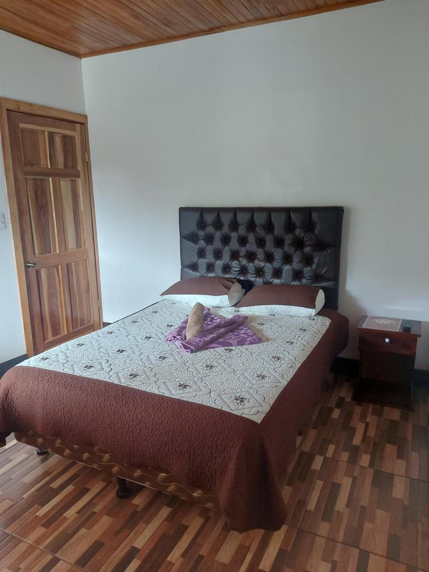 Alisson Hotel Y Restaurant Monteverde Екстериор снимка