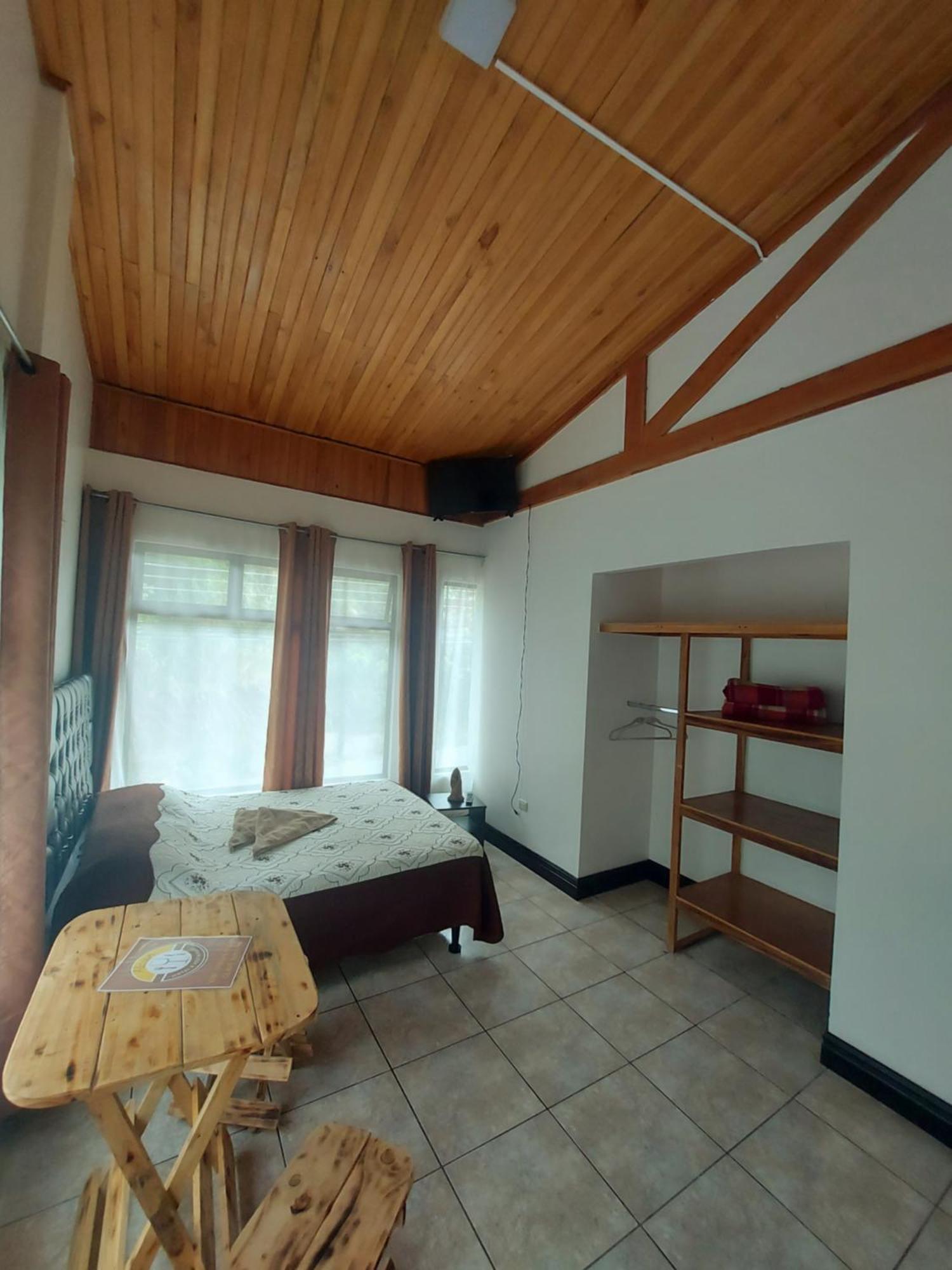 Alisson Hotel Y Restaurant Monteverde Стая снимка