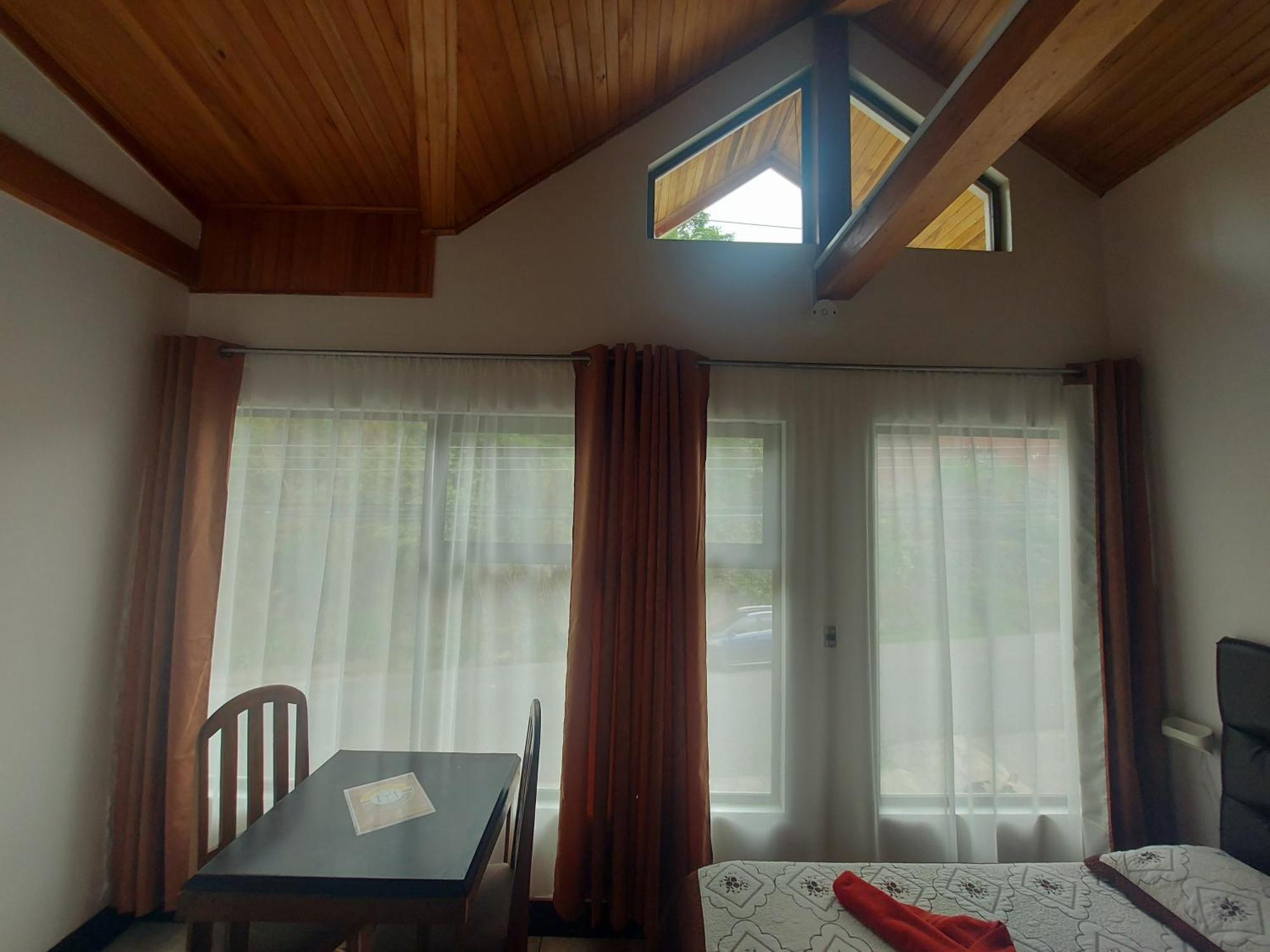 Alisson Hotel Y Restaurant Monteverde Екстериор снимка