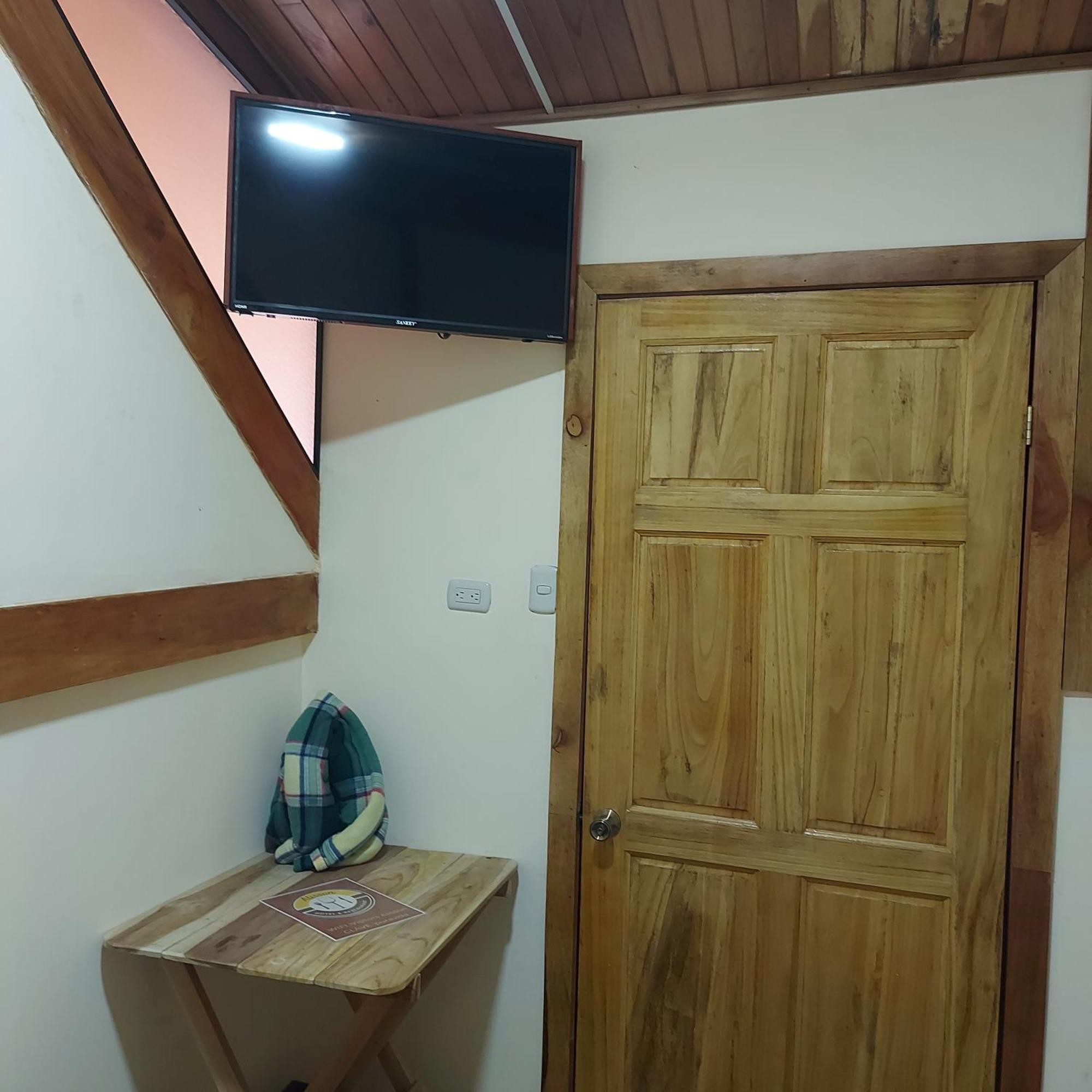 Alisson Hotel Y Restaurant Monteverde Екстериор снимка